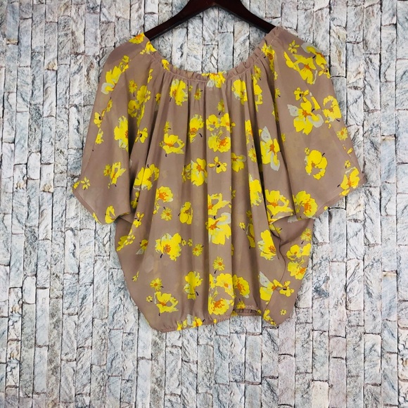 Bar III Floral Flowy Peasant Top - Picture 2 of 4